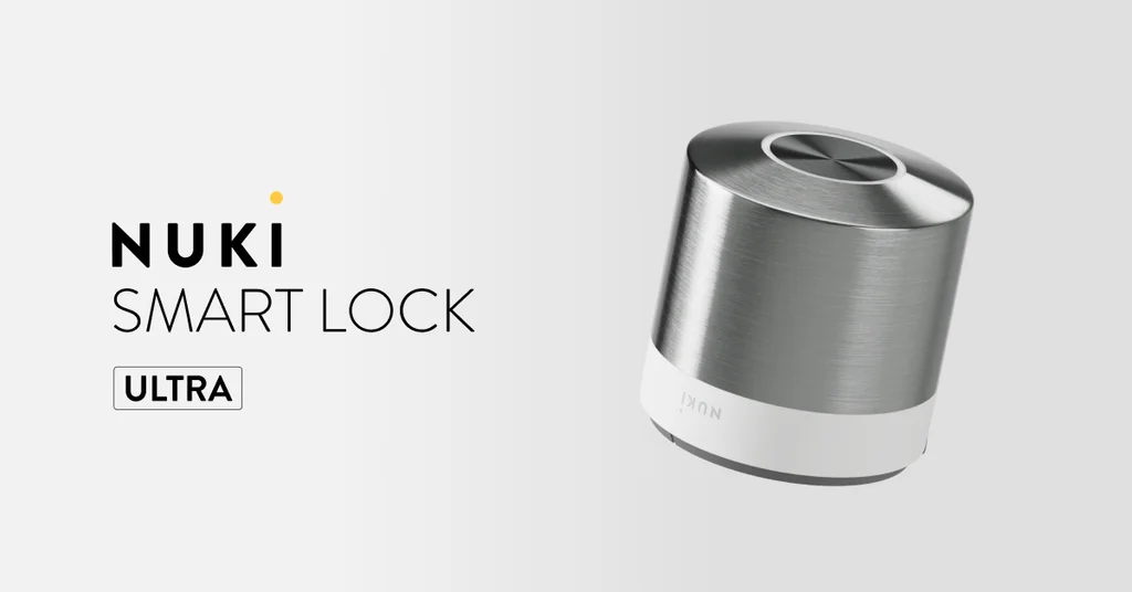 The Smart Lock Ultra in front of a grey background with the discription next to it.